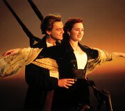 Leonardo DiCaprio ir Kate Winslet filme &bdquo;Titanikas&ldquo; (1997 m.)
