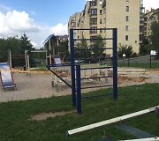 Vilniuje Kaminkelio g. i&scaron;montuojama vaikų žaidimų aik&scaron;telė