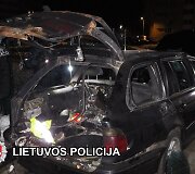 Naujojoje Vilnioje susprogdintas automobilis