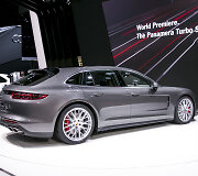 Ženevoje &ndash; naujojo &bdquo;Porsche Panamera Sport Turismo&ldquo; premjera