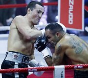 Denisas Lebedevas galingais smūgiais sudaužė Victorą Emilio Ramirezą