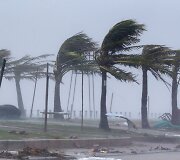 Vietname siaučia smarkus taifūnas Doksuri