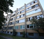 Griūvantis daugiabutis Kaune