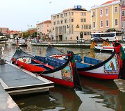 Kaip ir Venecijoje, Aveire taip pat plaukioja gondolos
