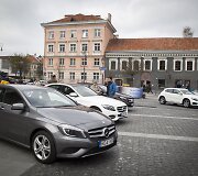 Rotu&scaron;ės aik&scaron;tėje pristatyti naujausi &bdquo;Mercedes-Benz&ldquo; modeliai
