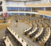 Seimas baigė rudens sesiją, sugiedojo himną ir i&scaron;siskirstė &scaron;vęsti &scaron;venčių.