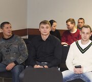 Sergejus Maslobojevas (centre)