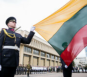 Valstybės vėliavos pakelimo ceremonija
