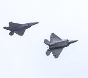 Lietuvoje &ndash; moderniausi pasaulyje JAV naikintuvai F-22 &bdquo;Raptor&ldquo;