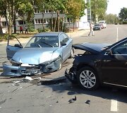 Antradienį apie vidurdienį Panerių ir Vytauto gatvių sankryžoje, Jonavoje, įvyko automobilių avarija.