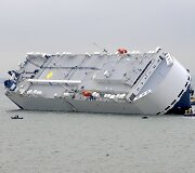 &bdquo;Hoegh Osaka&ldquo; krovininis laivas Laman&scaron;o sąsiauryje