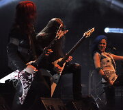 &bdquo;Arch Enemy&ldquo; pasirodymas / Sunkosios muzikos festivalis &bdquo;Velnio akmuo 2014&ldquo; / Pauliaus Krampo nuotr.