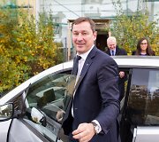 Vilniaus meras Artūras Zuokas vairuoja savo naująjį BMW I3