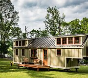 &bdquo;Timbercraft's Tiny Homes&ldquo; JAV gaminamas nedidelis ir jaukus kilnojamas medinis namas 