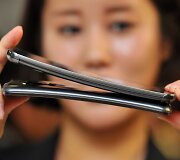 LG &bdquo;G Flex&ldquo; i&scaron;manieji telefonai