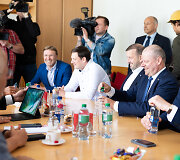 LSDP susitiko su demokratų partija &bdquo;Vardan Lietuvos&ldquo;