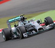 &bdquo;Formulės-1&ldquo; penktadienio treniruotės Silverstone