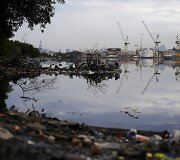 Rio de Žaneiro paplūdimiai su krūvomis &scaron;iuk&scaron;lių