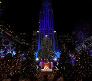 Kalėdų eglės įžiebimas Niujorko Rockefellerio centre