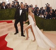 Rosie Huntington-Whiteley ir Jasonas Stathamas