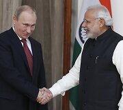 Rusijos prezidentas Vladimiras Putinas ir Indijos premjeras Narendra Modi 