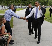 JAV prezidentas Barackas Obama Va&scaron;ingtone sveikinasi su tursitais i&scaron; Izraelio