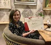 Virginija su kulinarijos akademijos baigimo diplomu po įteikimo ceremonijos Sofijoje