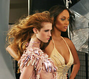 13 sezono nugalėtoja Nicole Fox ir Tyra Banks