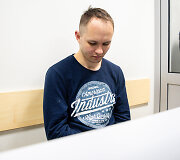 Benas Mikutavičius atvežtas į teismą