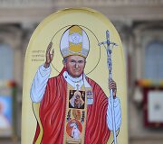 Pranci&scaron;kus per pirmąją dviejų popiežių kanonizaciją paskelbė Joną XXIII ir Joną Paulių II &scaron;ventaisiais 