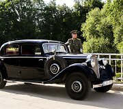 Austėjus ir &bdquo;Mercedes-Benz 230 W143&ldquo;, 1937 m. Automobilio savininkas &ndash; Sigitas Zajarskas