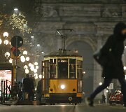 Milano gatvėmis rieda beveik 90 metų senumo tramvajai