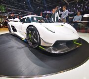 Superautomobilis &bdquo;Koenigsegg Jesko&ldquo;, i&scaron;vystantis 1600 AG