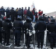 Protestuotojai ir riau&scaron;ių policija Kijeve