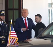 Donaldas Trumpas ir Volodymyras Zelenskis