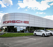 &bdquo;Porsche&ldquo; salonas Vilniuje