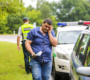 Rytinis reidas Vilniuje: ma&scaron;iną palikęs vairuotojas spruko nuo pareigūnų