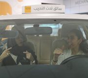 Saudo Arabijoje moterys gavusios teises vairuoti automobilį skuba to i&scaron;mokti