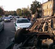 Vilniuje apvirto &bdquo;Toyota Auris&ldquo; automobilis