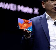 &bdquo;Huawei Mate X&ldquo; telefonas