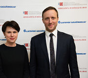 AB Lietuvos geležinkeliai Komunikacijos departamento vyr.specialistė Giedrė Jonkienė ir departamento direktorius Mantas Dubauskas