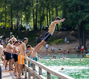 Kar&scaron;tą vasaros dieną vilniečiai leido miesto paplūdimiuose