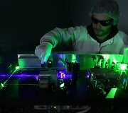 EKSPLOS derinamo bangos ilgio lazerio sistema 