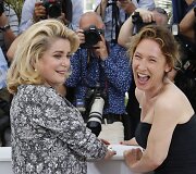 Catherine Deneuve ir režisierė Emmanuelle Bercot
