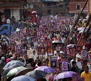 Nepalas mini pražūtingo žemės drebėjimo metines
