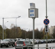 Naujas greičio matuoklis ir &scaron;viesoforu reguliuojama pėsčiųjų perėja Santari&scaron;kėse