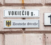 Vokietijos vienybės dieną Vilnius Vokiečių gatvę papuo&scaron;ė užra&scaron;u &ndash; &bdquo;Deutsche Stra&szlig;e&ldquo;