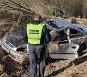&Scaron;venčionių rajone apsivertė &bdquo;Honda&ldquo; automobilis