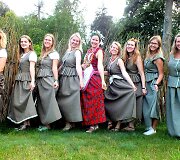 Nijolės Gornatkevičės organizuojami senoviniai mergvakariai