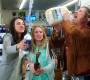 Mila Kunis, Kristen Bell ir Kathryn Hahn komedijoje &bdquo;Blogos mamos&ldquo; 